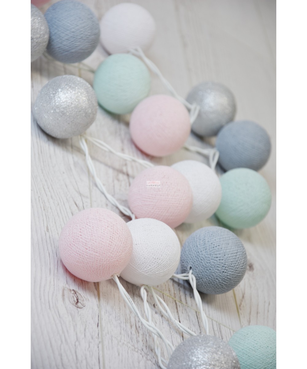 COTTON balls set