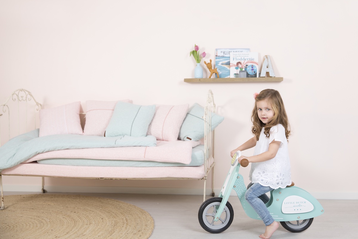 Little Dutch skuter drewniany jeździk rowerek biegowy miętowy