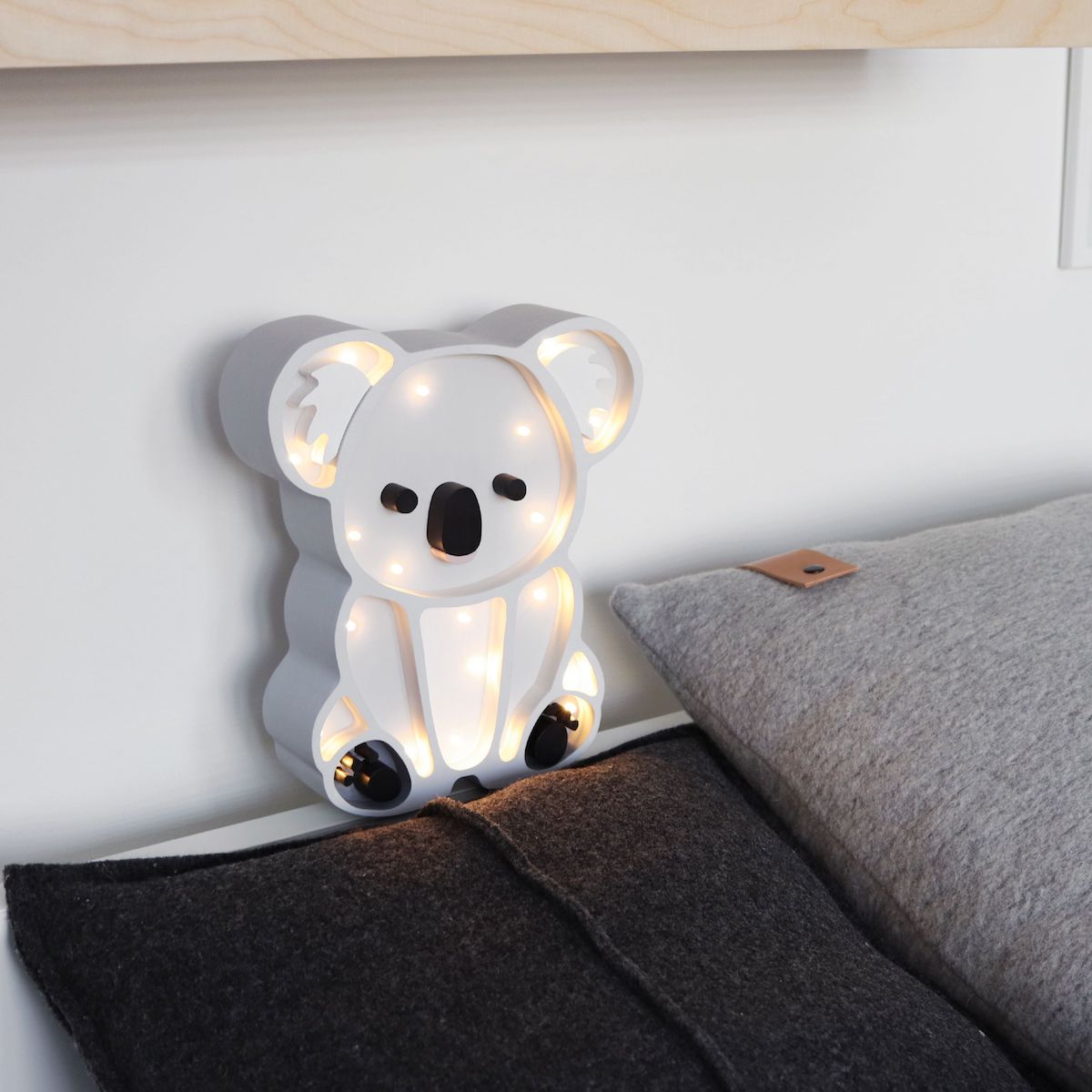 Drewniana Lampka Miś Koala - w stylu skandynawskim